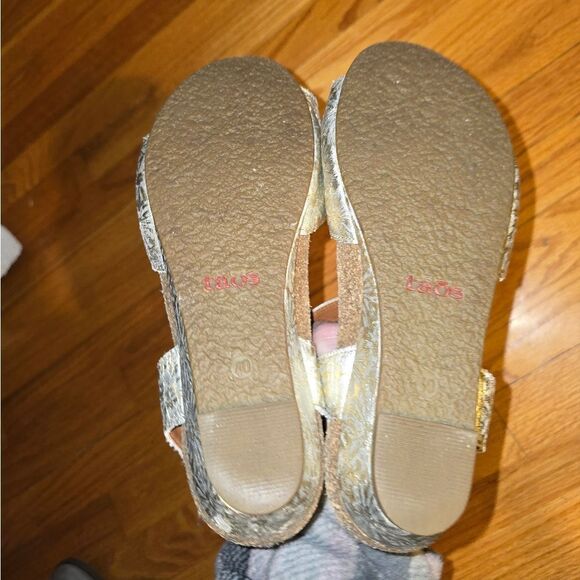 Taos Footwear Gold Leather Slingback Wedge Sandals Womans Size 9-9.5 - Picture 6 of 7